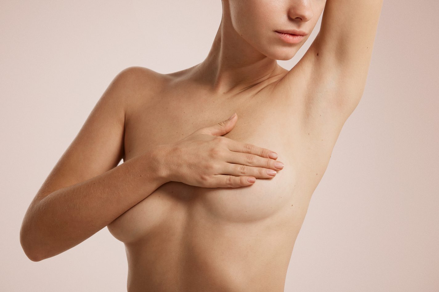 Конусообразная грудь – проблема, о которой не хотят говорить